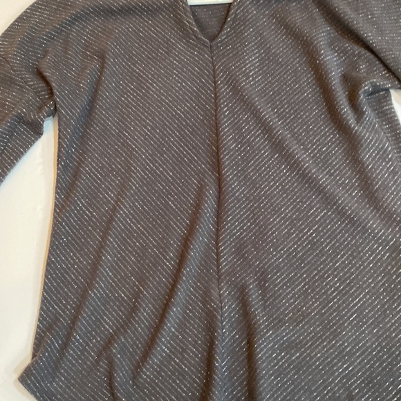 Jennifer Lopez  Gray with Silver thread long sleeve Top with Rhinestones at neck - Picture 4 of 11